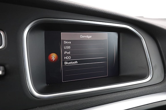 Volvo V40 Cross Country 21 of 30