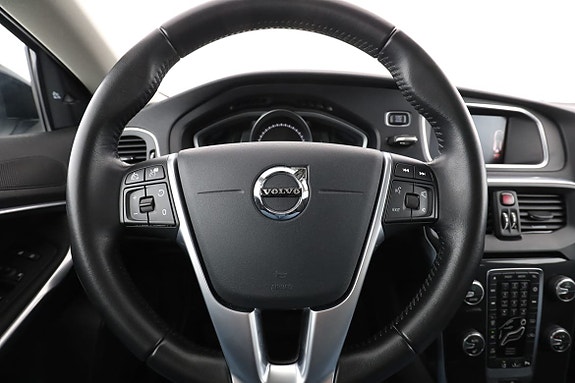 Volvo V40 Cross Country 19 of 30