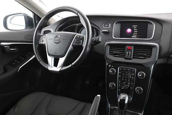 Volvo V40 Cross Country 14 of 30