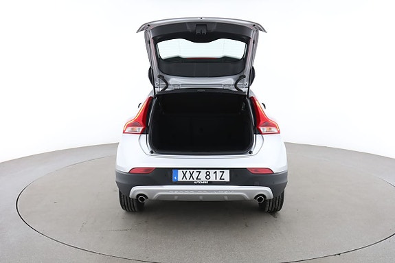 Volvo V40 Cross Country 17 of 30