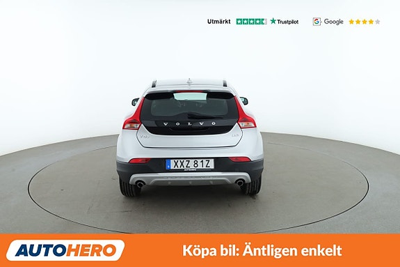 Volvo V40 Cross Country 4 of 5