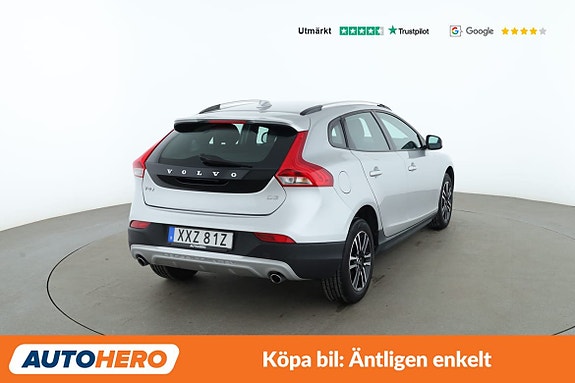 Volvo V40 Cross Country 6 of 30