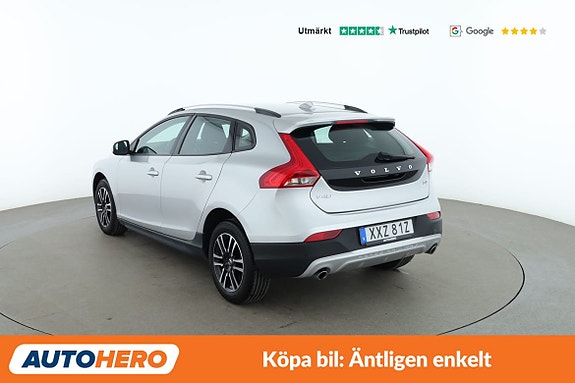 Volvo V40 Cross Country 3 of 5