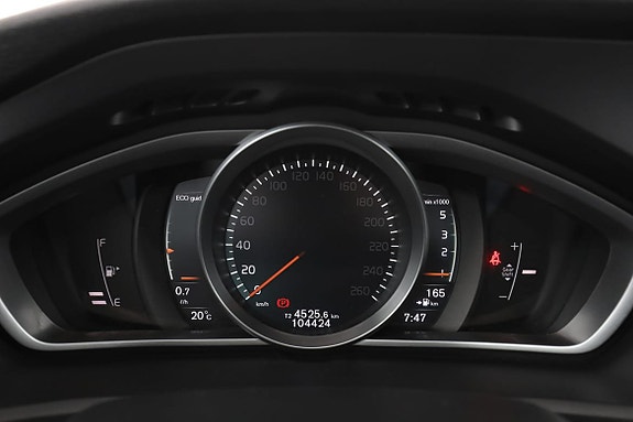 Volvo V40 Cross Country 20 of 30
