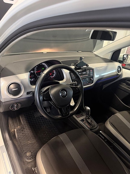 Volkswagen e-Up! 15 of 28