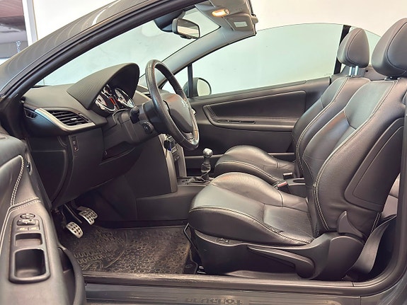 Peugeot 207 CC 11 of 15