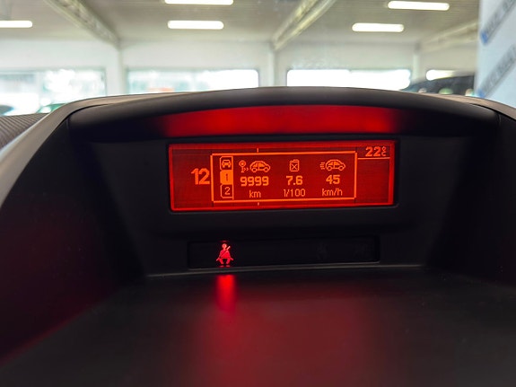 Peugeot 207 CC 5 of 15