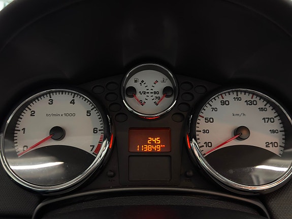 Peugeot 207 CC 8 of 15