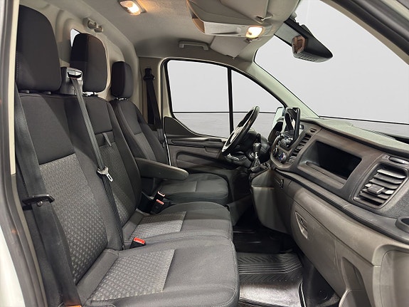 Ford Transit Custom 9 of 17