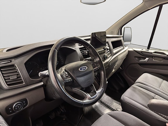 Ford Transit Custom 11 of 17