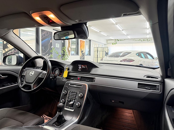 Volvo V70 16 of 29