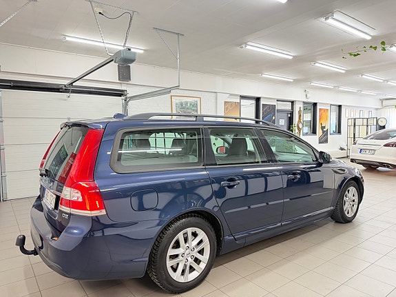 Volvo V70 7 of 29