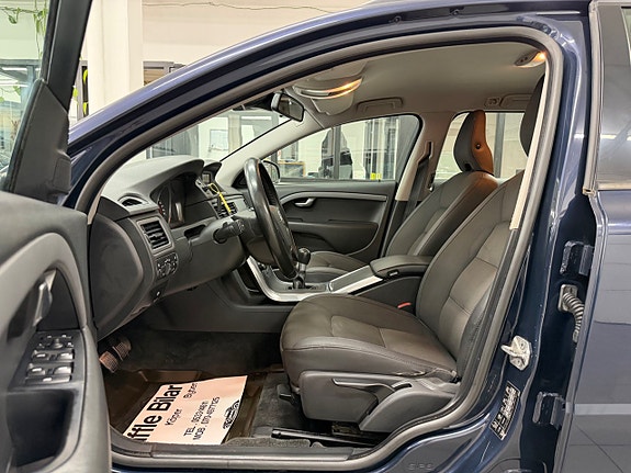 Volvo V70 23 of 29