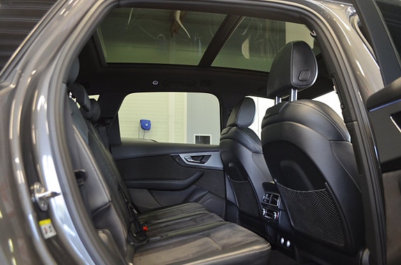 Audi Q7 24 of 30