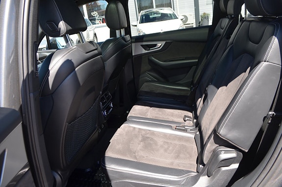 Audi Q7 6 of 30