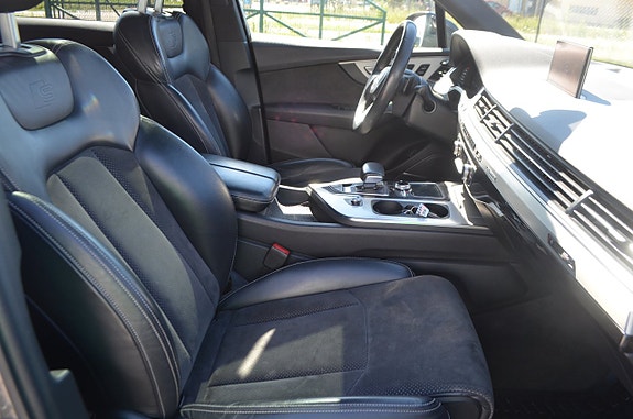 Audi Q7 4 of 30