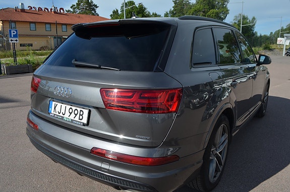 Audi Q7 21 of 30