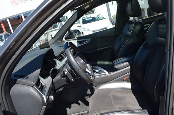 Audi Q7 3 of 30
