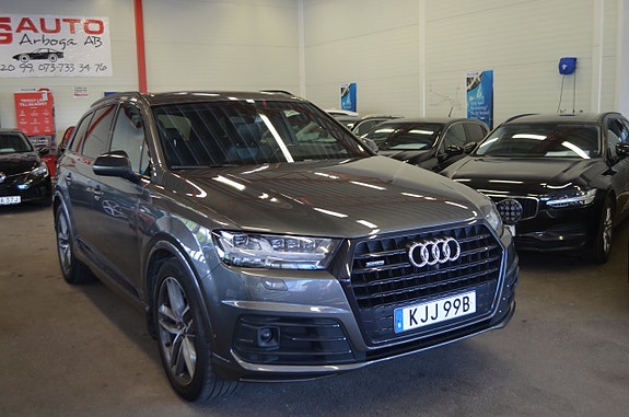 Audi Q7 25 of 30
