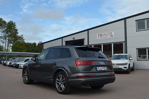 Audi Q7 13 of 30