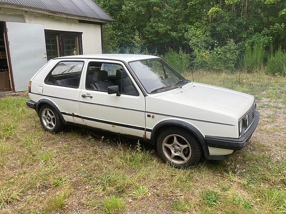 Volkswagen Golf II 2 of 5