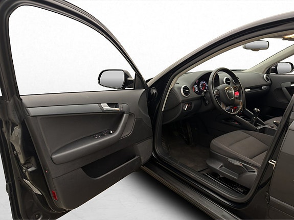 Audi A3 8 of 28
