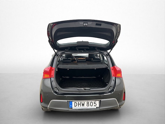 Toyota Auris 26 of 30