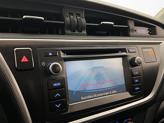 Toyota Auris 19 of 30