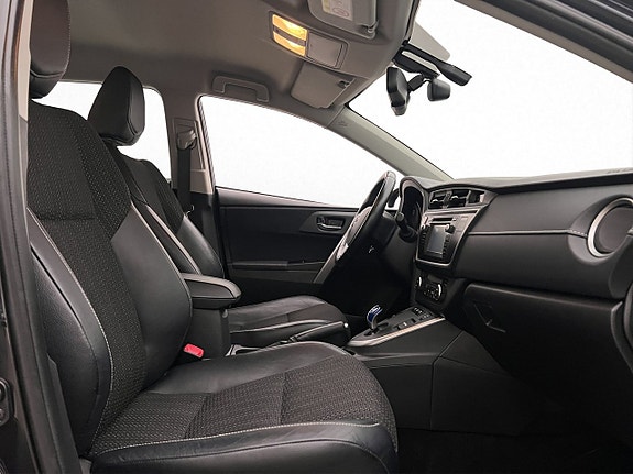 Toyota Auris 23 of 30