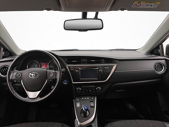 Toyota Auris 11 of 30