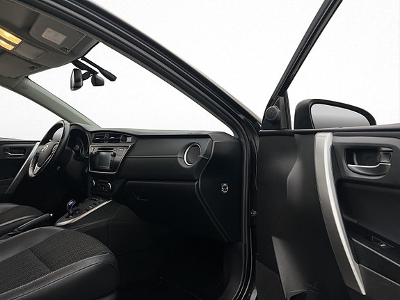 Toyota Auris 24 of 30
