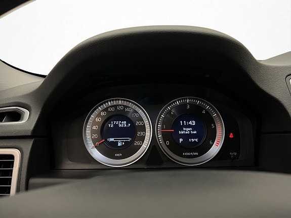Volvo V70 14 of 29
