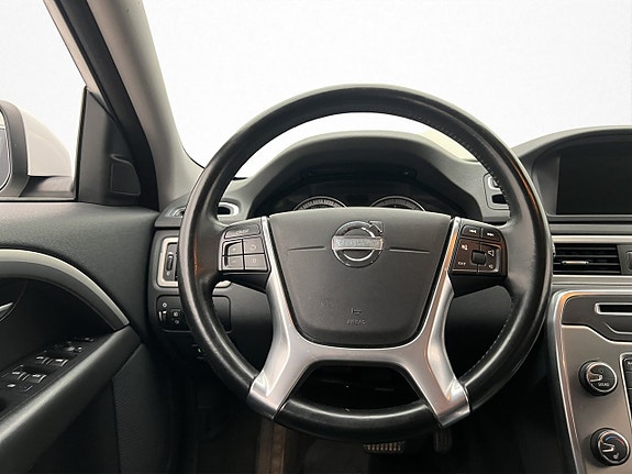 Volvo V70 12 of 29