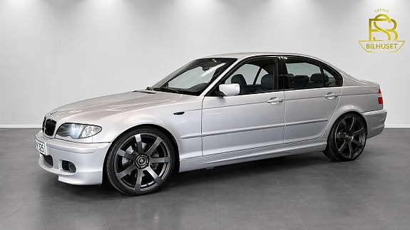 BMW 330i 4 of 5