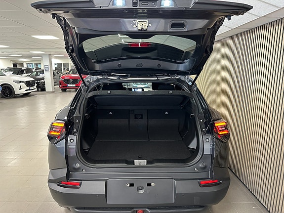 Suzuki eVitara 8 of 17