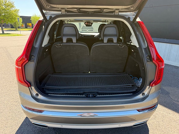 Volvo XC90 13 of 21