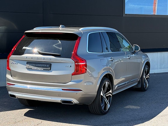 Volvo XC90 8 of 21
