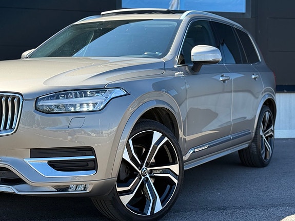 Volvo XC90 4 of 5