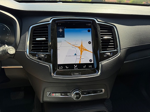 Volvo XC90 21 of 21