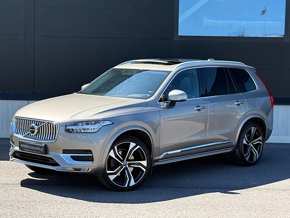 Volvo XC90 2 of 5