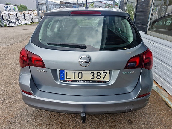Opel Astra 11 of 11