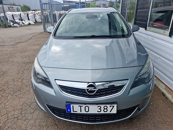 Opel Astra 4 of 5