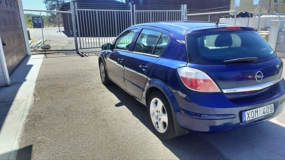 Opel Astra 4 of 5