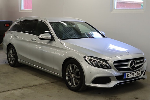 Mercedes-Benz C220 d 3 of 26