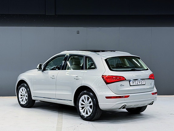 Audi Q5 2 of 15
