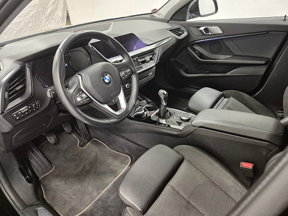 BMW 118d 2 of 6