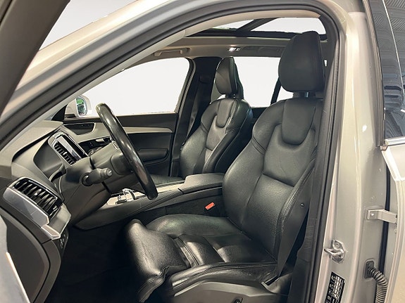 Volvo XC90 9 of 26