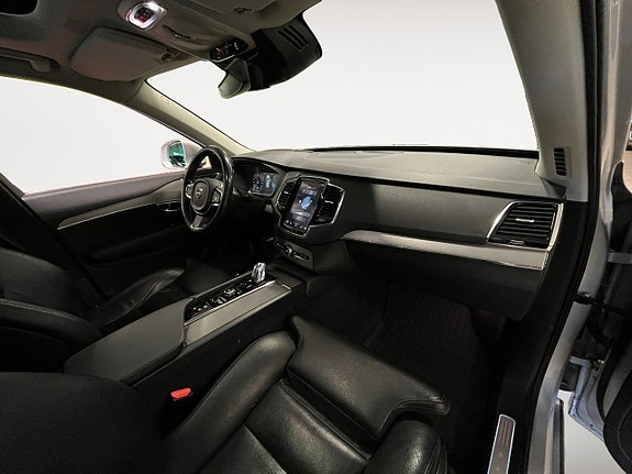 Volvo XC90 19 of 26