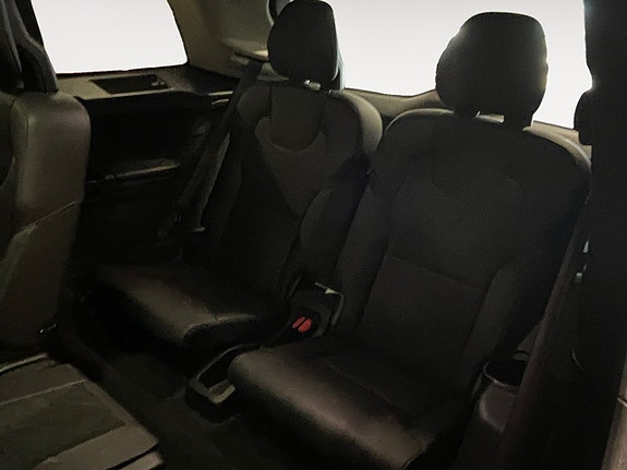 Volvo XC90 15 of 26