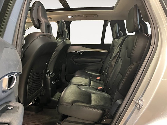 Volvo XC90 14 of 26